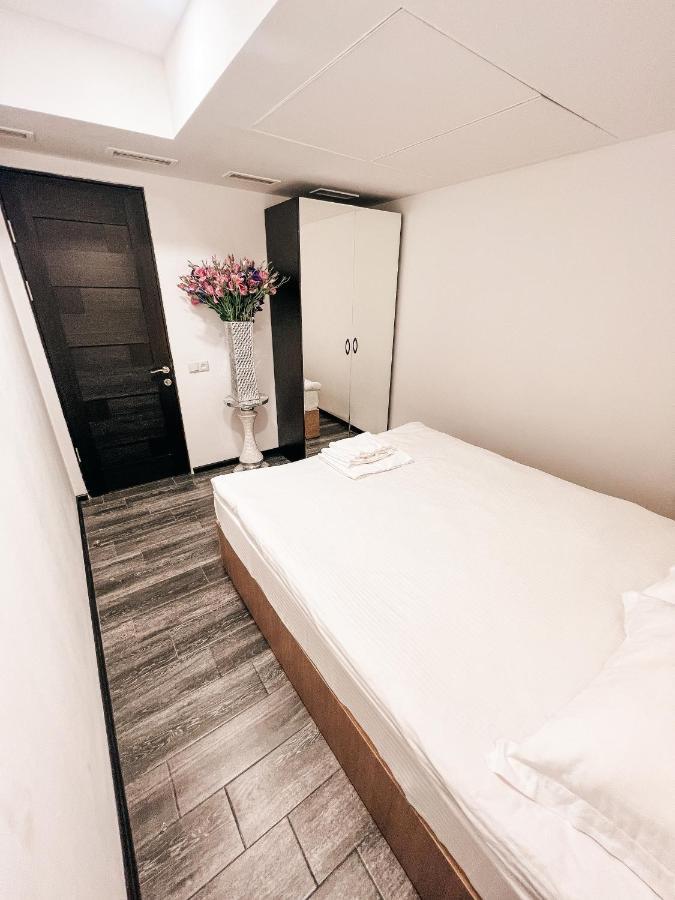 It Hotel Tumanyan Street Yerevan Exterior photo